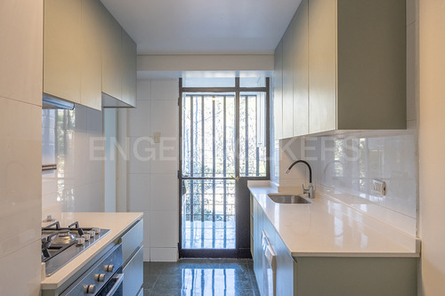 Departamento Remodelado En Calle Vitacura