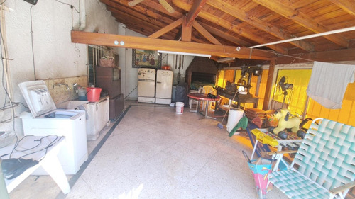 Casa Sobre Dos Lotes
