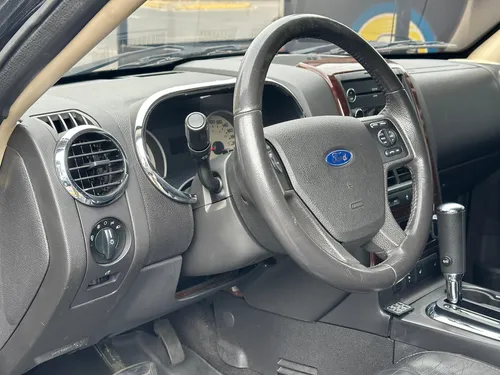 Ford Explorer Limited 2011