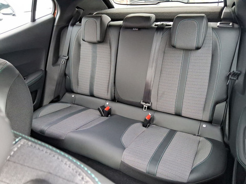 Peugeot 2008 1.2 Active Pack 130Hp Eat8