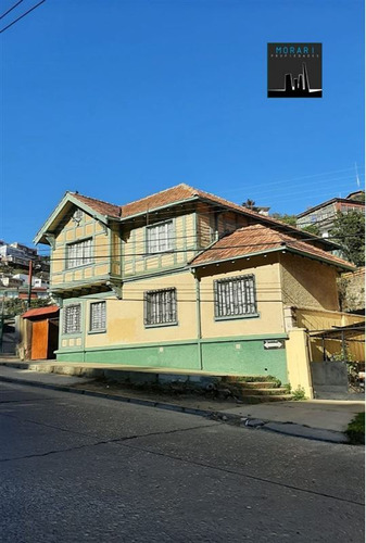 Casa En Venta De 7 Dorm. En Valparaíso