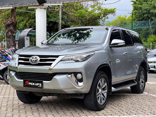 Imagem 1 de 8 de Toyota Hilux Sw4 4.0 Srx 4x4 7 Lugares V6 24v Gasolina 4p
