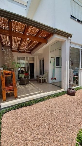 Casa Em Hípica Com 3 Dormitórios - Mi271266
