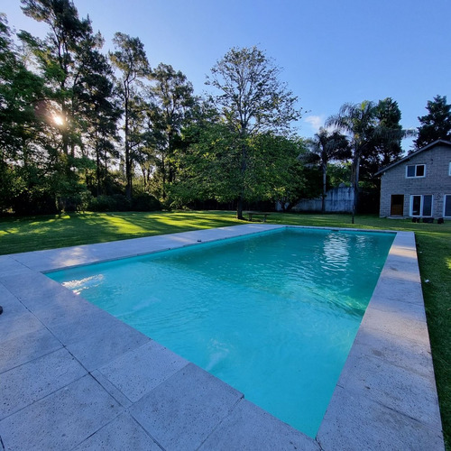 Venta Casa Quincho Piscina En Yeipora