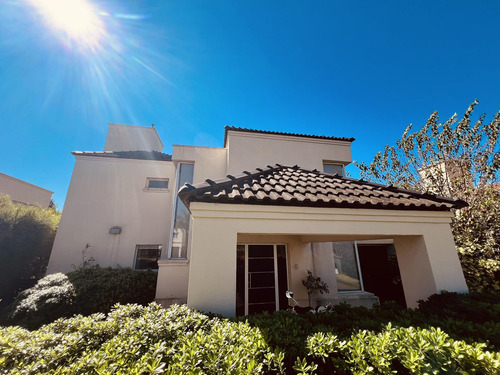 Venta Casa En Cadaques (funes Hills)