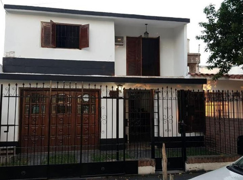 Venta Casa 2 Dormitorios Con Cochera En Barrio Ate