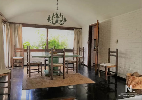 Venta De Casa 5 Dormitorios En El Golf