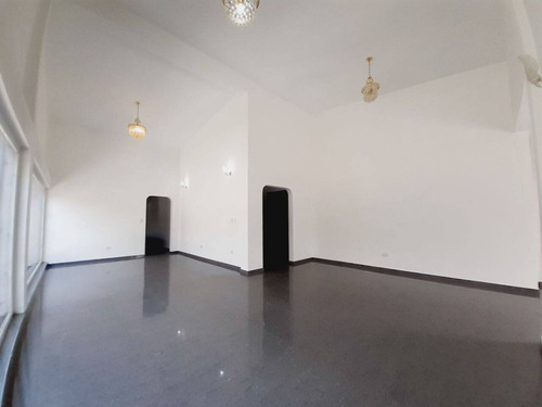 Se Vende Hermosa Casa Ubicada En San Diego, Urbanización Granja Colonial