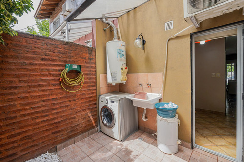 Duplex De 3 Ambientes Con Patio Y Cochera