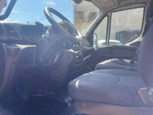 Iveco Daily 35-150 Cs Ano 21/22 163.852km R$ 245.000,00