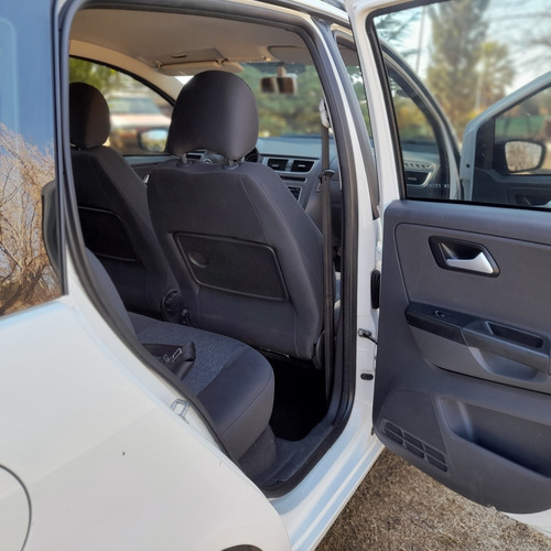 Imagen 8 de 16 de Volkswagen Suran 2014 1.6 Comfortline 101cv Ab