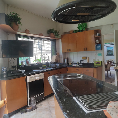 Silvia Jaramillo Vende Elegante Casa Monteclaro Lagunas