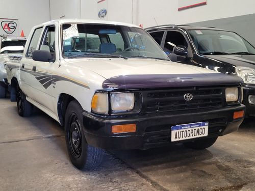 Toyota Hilux 2.8 D/cab 4x2 D Dlx