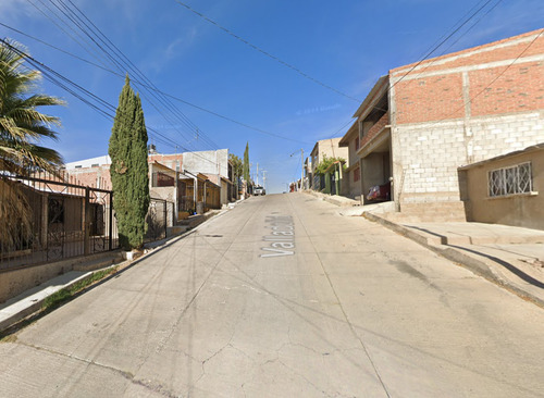 Casa Economica En Venta Gran Oportunidad De Inversión - (remate) Valladolid 56, Miguel Hidalgo, 33879 Hidalgo Del Parral, Chih.