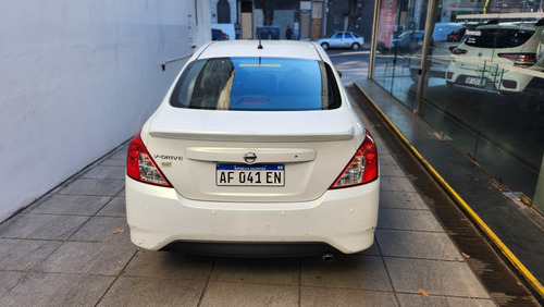 Nissan Versa 1.6 Advance At