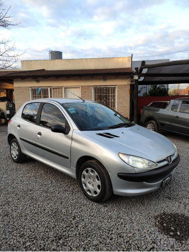 Imagen 6 de 9 de Peugeot 206 2011 1.4 Active 75cv