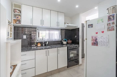 Duplex En Venta 3 Dormitorios Con Cochera Y Patio! Fisherton