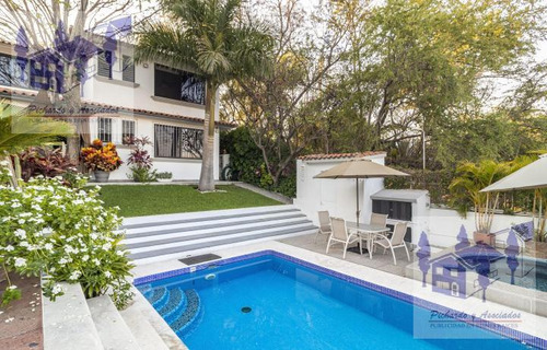 Casa En Venta En El Club De Golf Santa Fe Xochitepec Morelos.