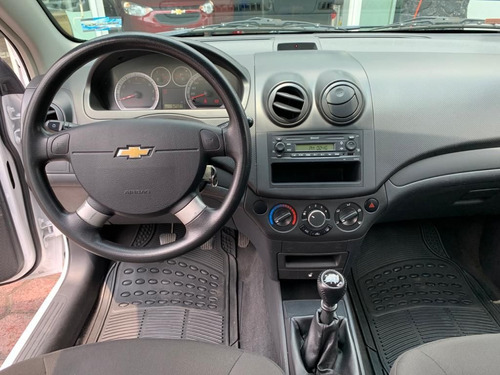 Imagen 2 de 15 de Chevrolet Aveo 2018 1.6 Ls Mt