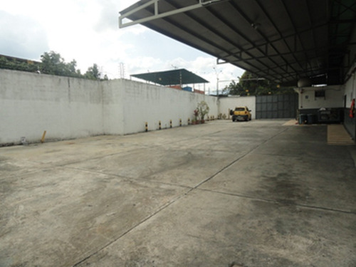 Imagen 2 de 8 de Inmueble De Uso Comercial Industrial Con Excelente Ubicación