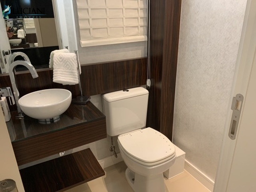 Magnífico Apartamento Mobiliado Com 03 Dormitórios No Centro De Balneário Camboriú! - Ap03502 - 69196779