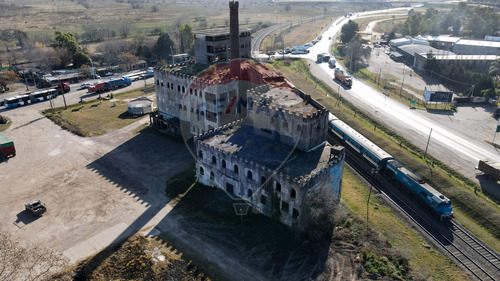 Imagen 6 de 30 de En Venta El Castillo De Cañuelas