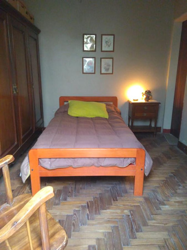 Casa En Venta - 4 Dormitorios 2 Baños - 150mts2 - La Plata