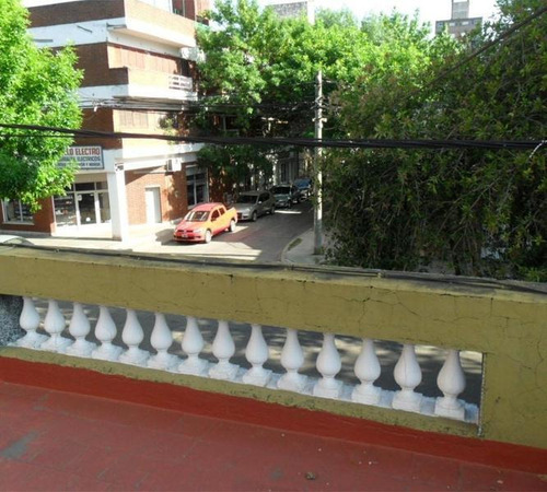 Imagen 4 de 14 de Casa Al Frente 2 Dorm. Cochera, Terraza, Parrilla Y Patio
