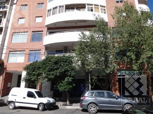 Departamento Venta Centro Neuquén, 2 Dormitorios Y Cochera