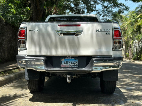 Imagen 5 de 15 de Toyota Hilux Revo 2020 Japonesa