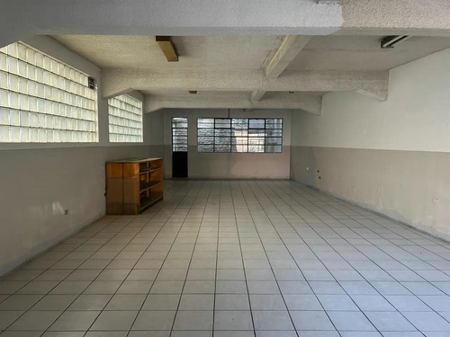 Local Comercial Con Varios Salones Amplios En Valparaíso