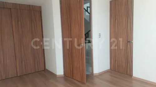 Venta De Casa, Recámara En Pb+2 Recámaras De Excelente Tamaño, Av 11 Sur, Puebla