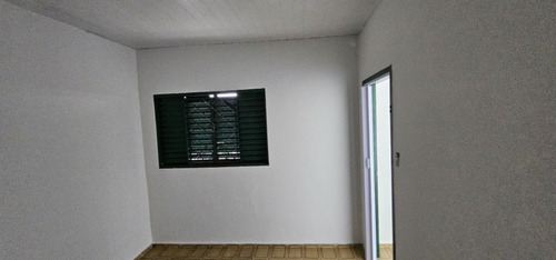 Casa De 2 Quartos Com Edícula
