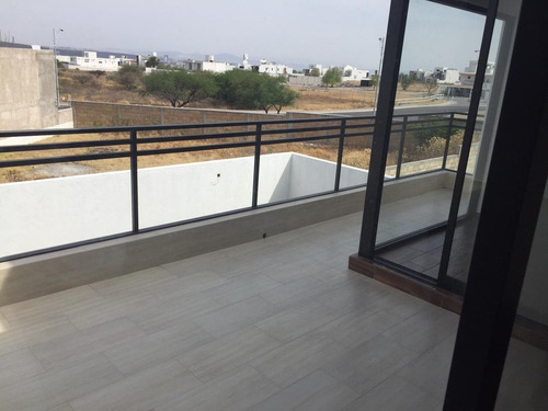 Imagen 24 de 28 de Casa Con Jardin Y Terraza Real De Juriquilla
