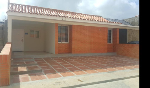 Imagen 2 de 13 de Casas En Tucacas A La Venta