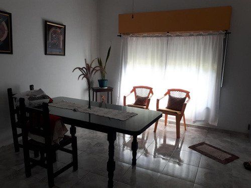 Imagen 2 de 9 de Casa Con Depto Para Renta O 2 Familias.