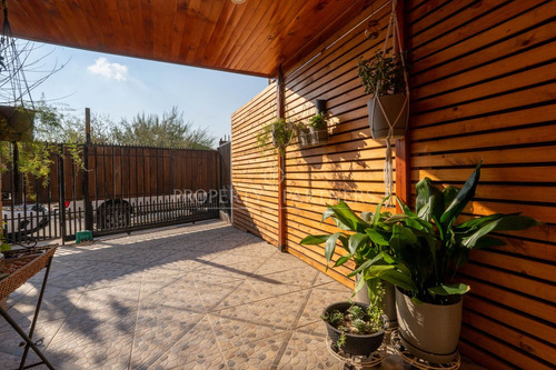 Acogedora Casa En Sector Residencial De Ciudad Del...