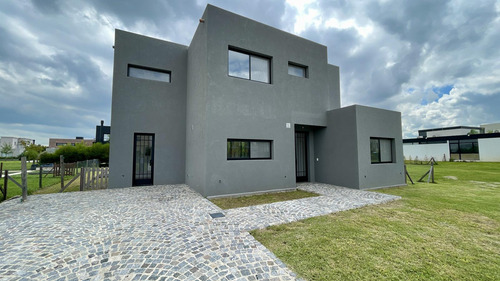 Casa En Venta En Puertos Del Lago Barrio Ceibos A Estrenar