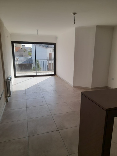 Imagen 7 de 16 de Hermoso Departamento Categoria Pileta Y Cochera