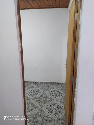 Imagem 7 de 12 de Vende-se Casa R$ 95.000.00