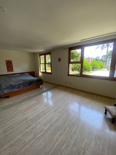 Imagen 14 de 26 de Se Vende Casa 640m2 4h+4s/8b/12p Cerro Verde 0746