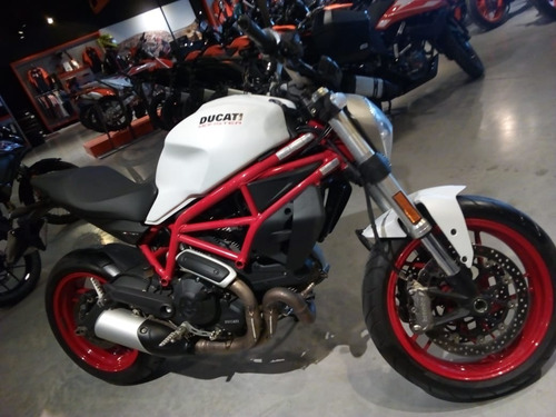 Imagen 2 de 15 de Ducati Monster 797 2018 8000km