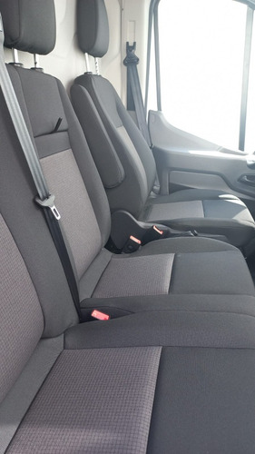 Ford Transit 2.2 Furgon Largo 350l