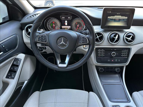 Mercedes-Benz GLA 200 1.6 Cgi Advance 16v Turbo Flex 4p Automático