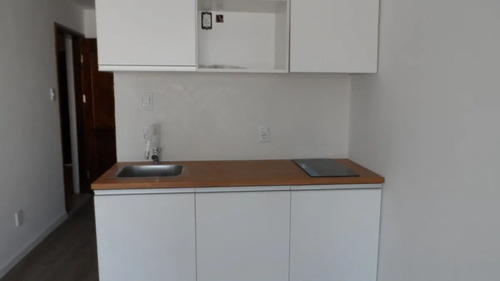 Venta Con Renta!!! No Paga Irpf! 1 Dormitorio Al Frente!