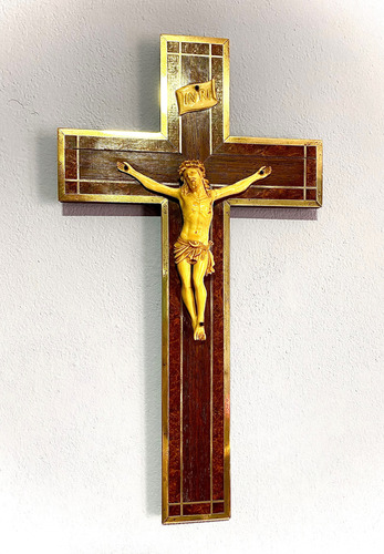 Cruz De Madera Con Figura En Marfil De 35cm X 19 Cm (Usado)
