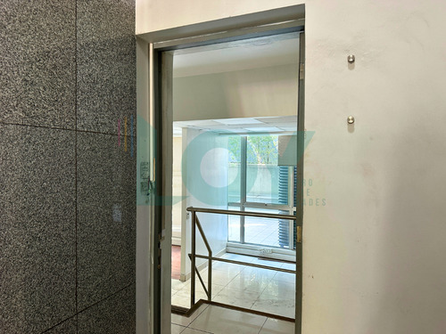 Oficina En Arriendo En Las Condes Sector Tobalaba 134m2