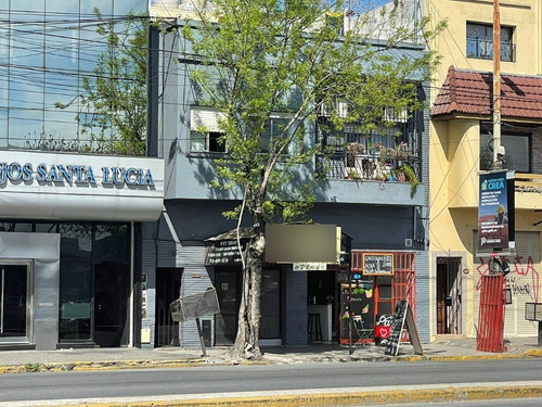 Imagen 2 de 3 de Local De 32 Metros Sobre Hipolito Yrigoyen En Lanus