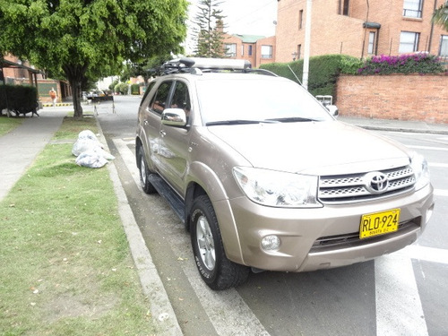 Toyota Fortuner Automatica 2012 4x2 72.500 Kilómetros