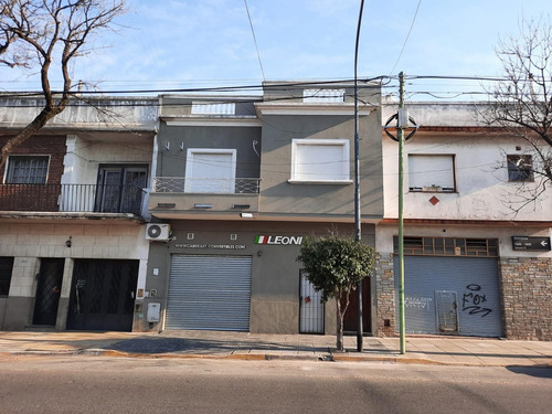 Imagen 17 de 18 de Ph, 4 Amb,151mtr2,patio,terraza Con Jardin,deck Y Parrilla.